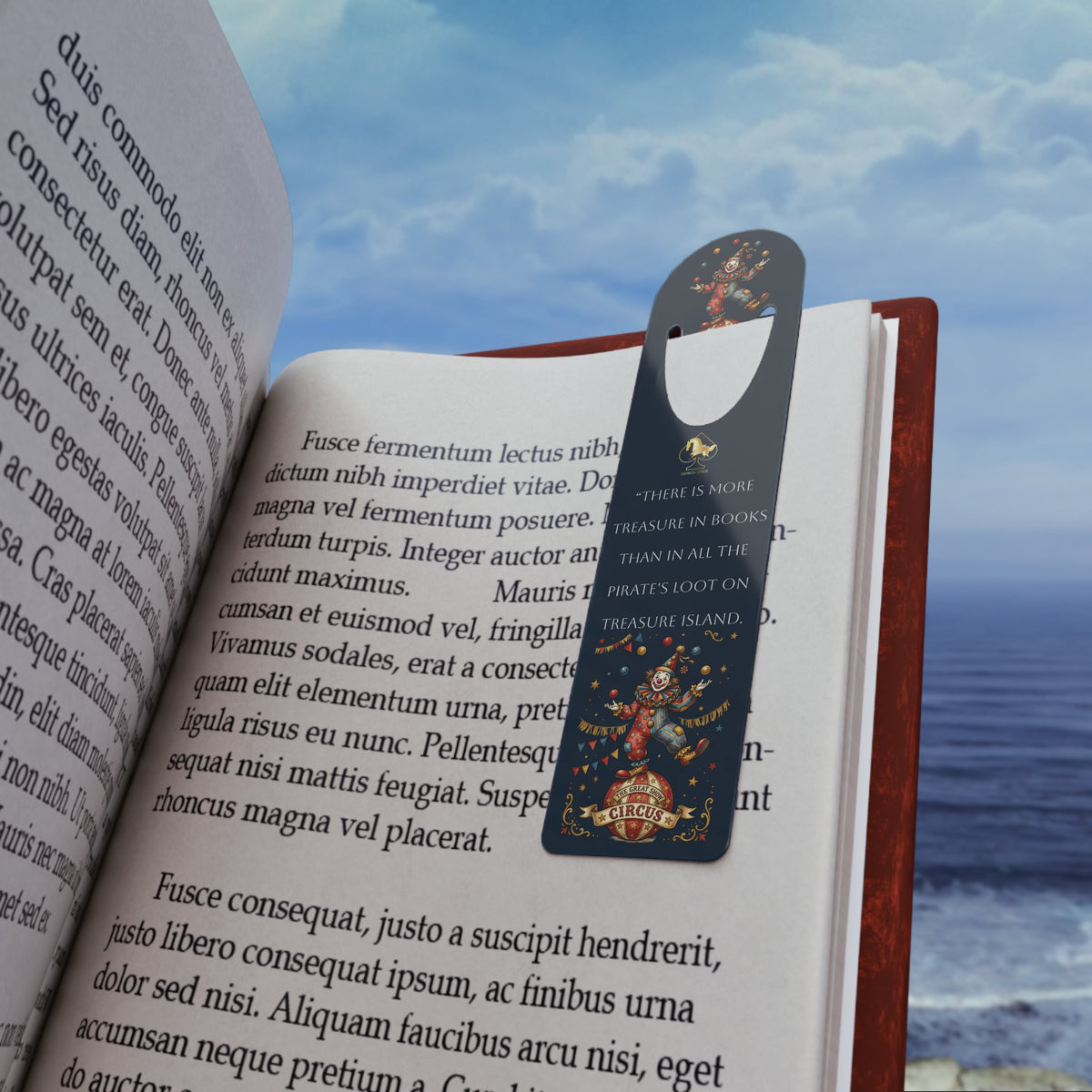 فاصل كتاب "سيرك" باللون الأزرق الكحلي