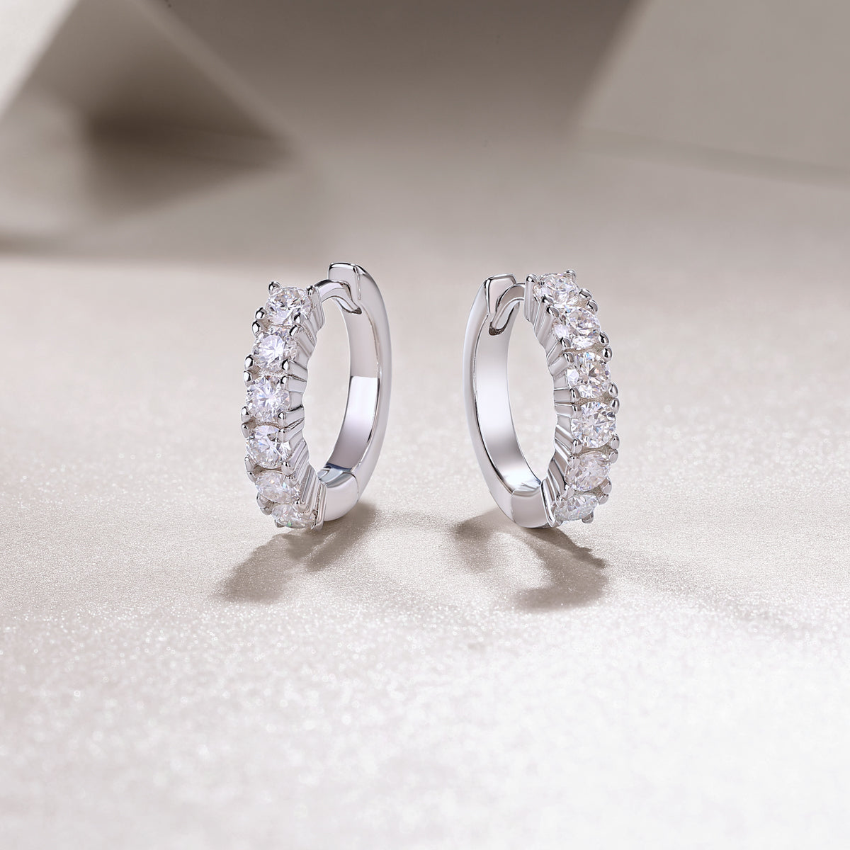 Earring pursuit - Top-quality Moissanite