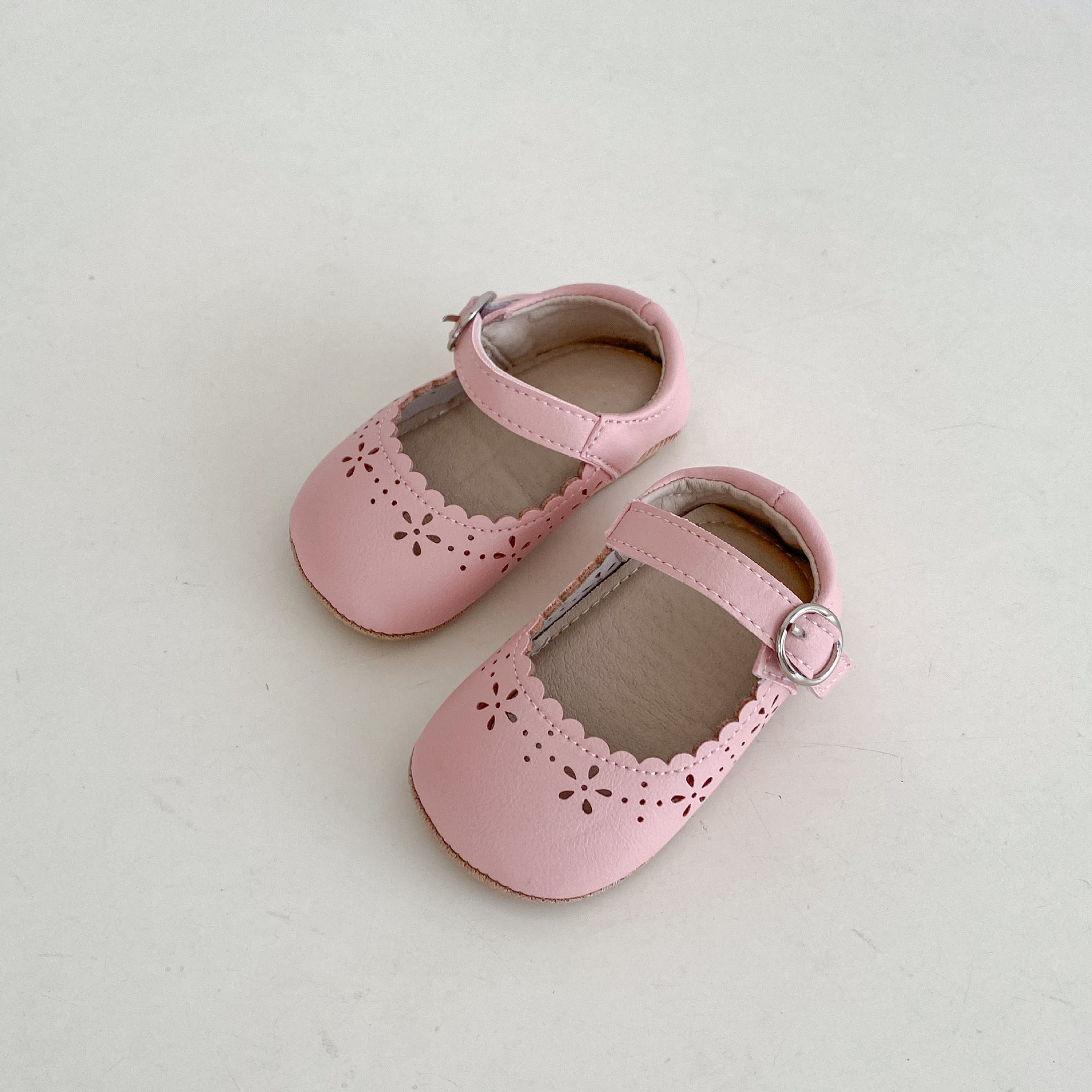 Solid Color Hollow Breathable And Wearable Cute Soft Sole Shoes