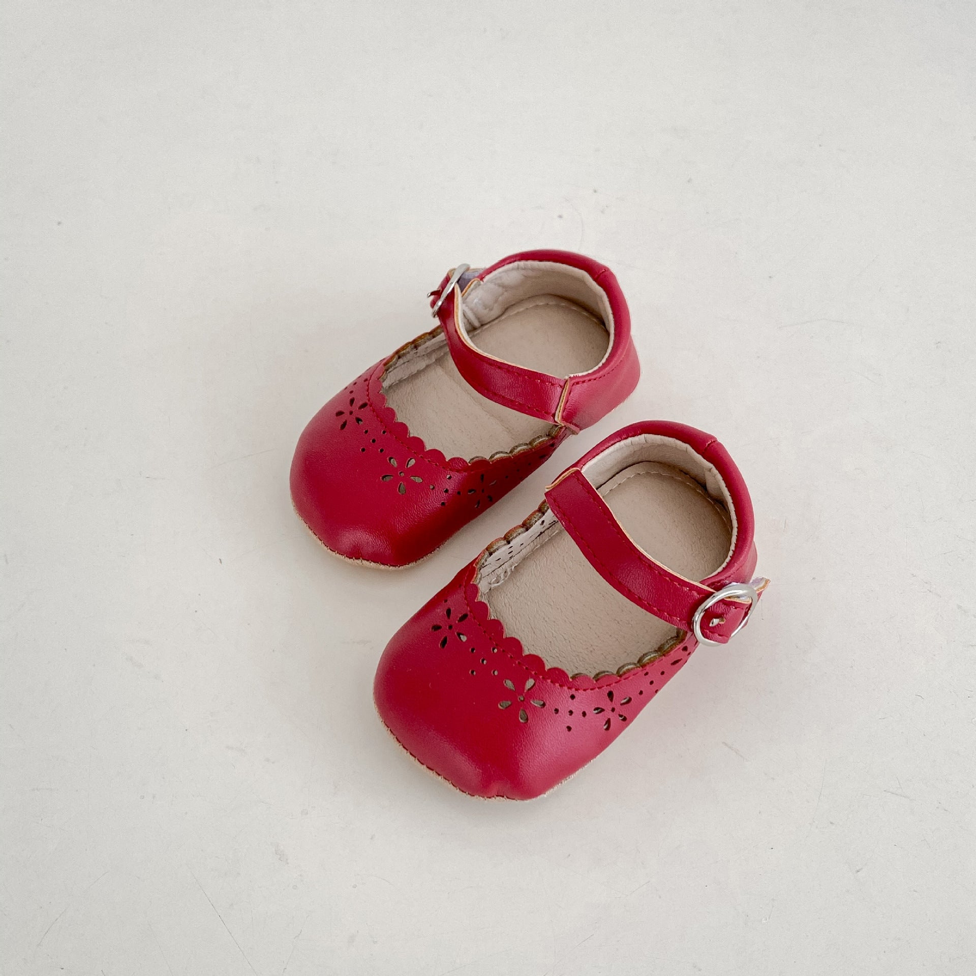 Solid Color Hollow Breathable And Wearable Cute Soft Sole Shoes