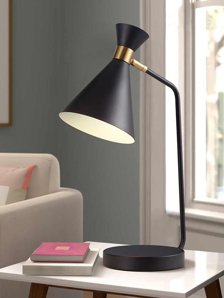 Wrought Iron  Mobile Phone Wireless Charging Desk Lamp