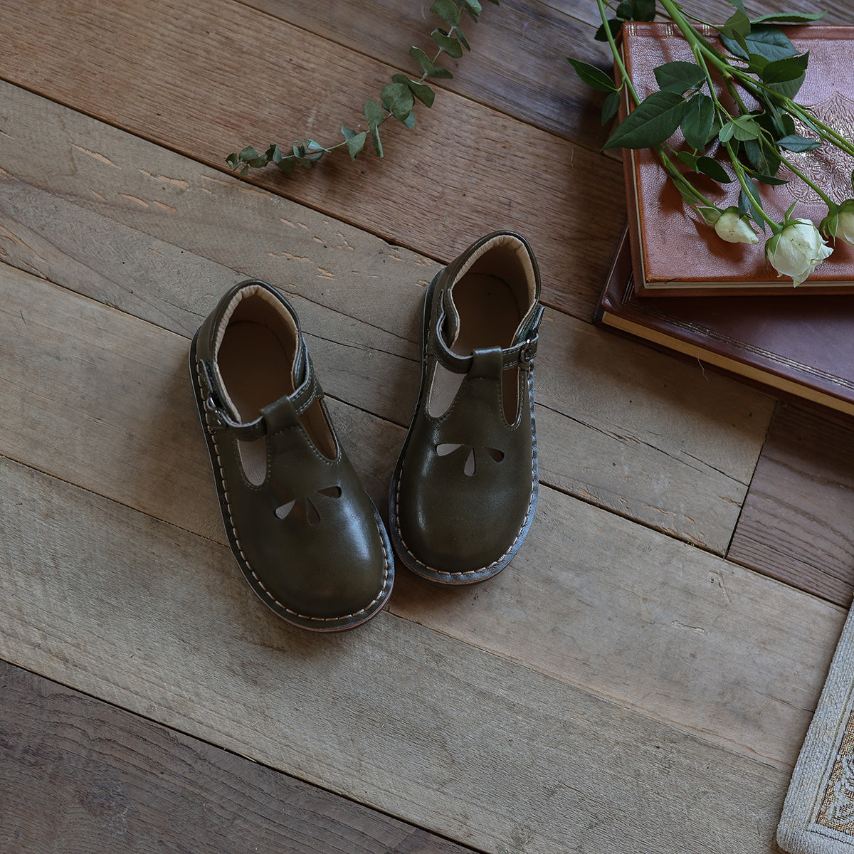 Vintage Hollowed Out Leather Shoes Baby